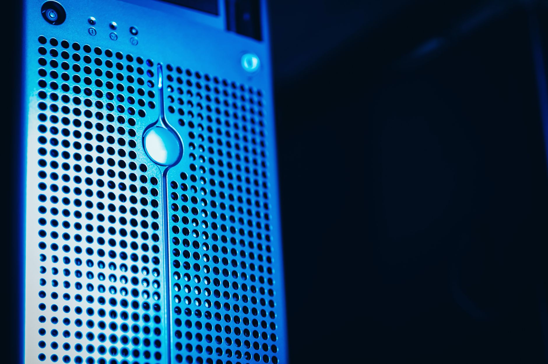 AWS vs Shared Hosting: What Is the Difference? (Photo: panumas nikhomkhai / Pexels)