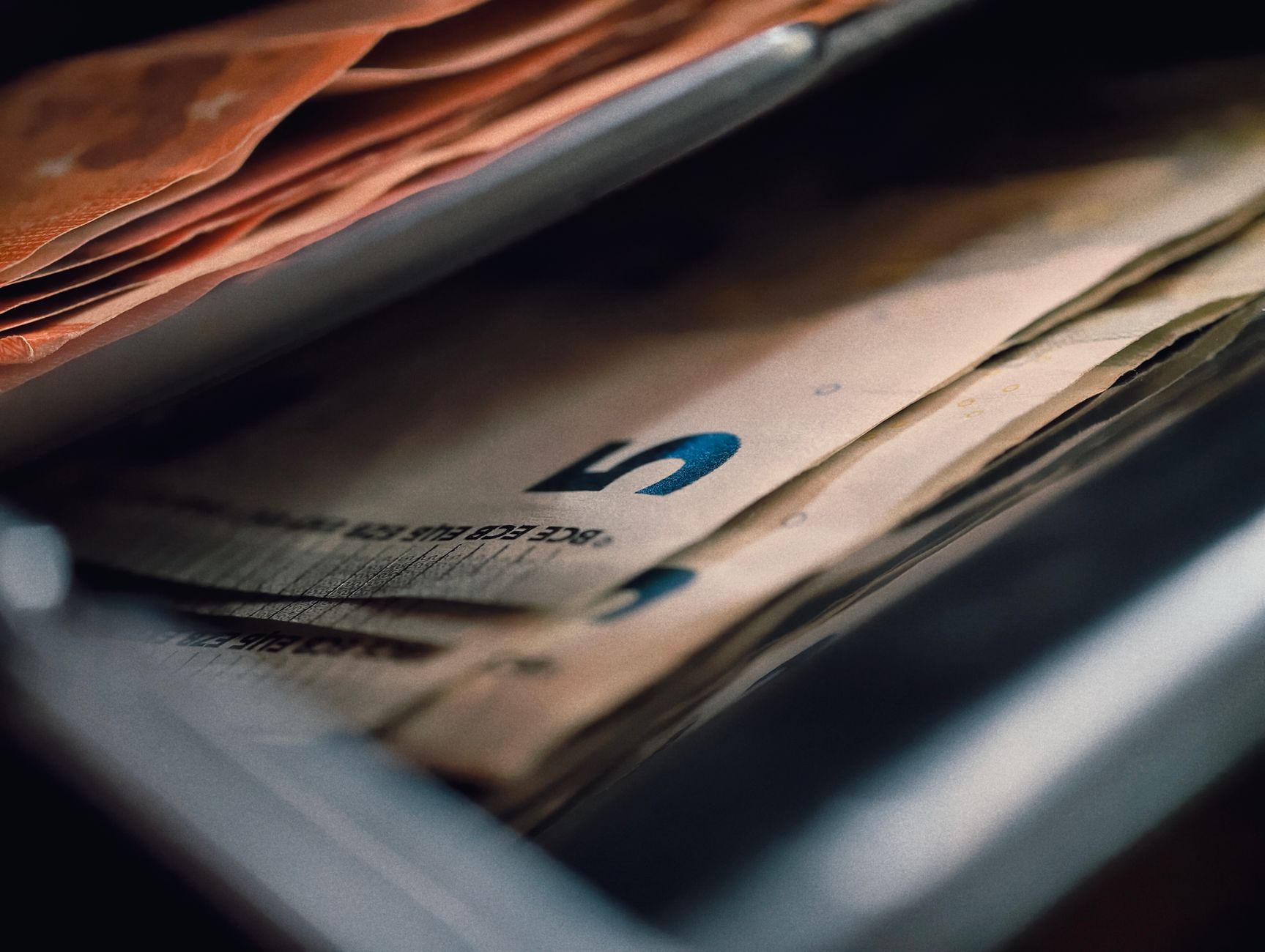 5 Reasons a Digital Loyalty Card Beats Paper for UK Small Businesses (Photo: Kamil Čičila / Pexels)