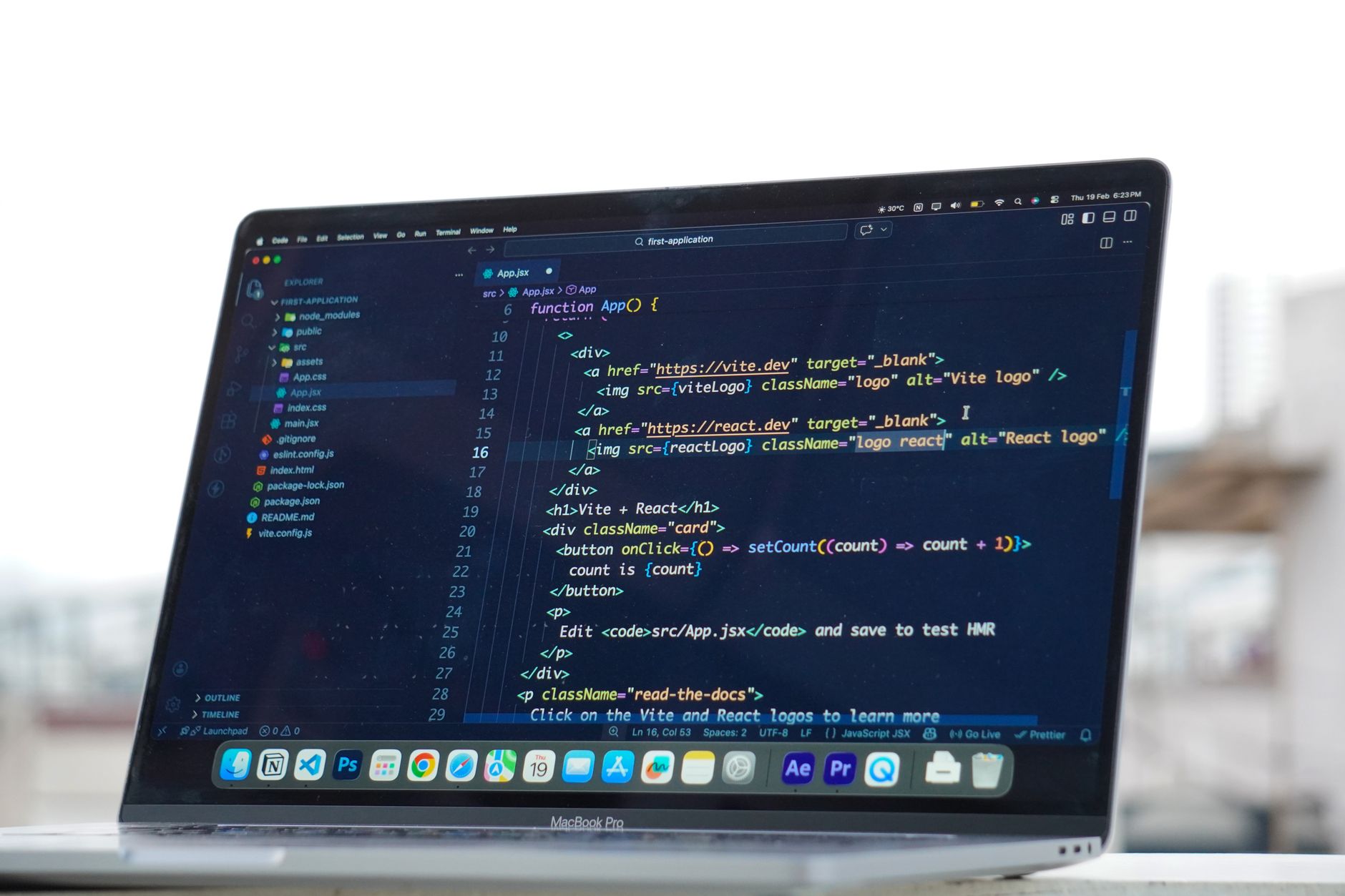 ERP vs Separate Software Tools: Which Is Right for You? (Photo: Meet Patel / Pexels)